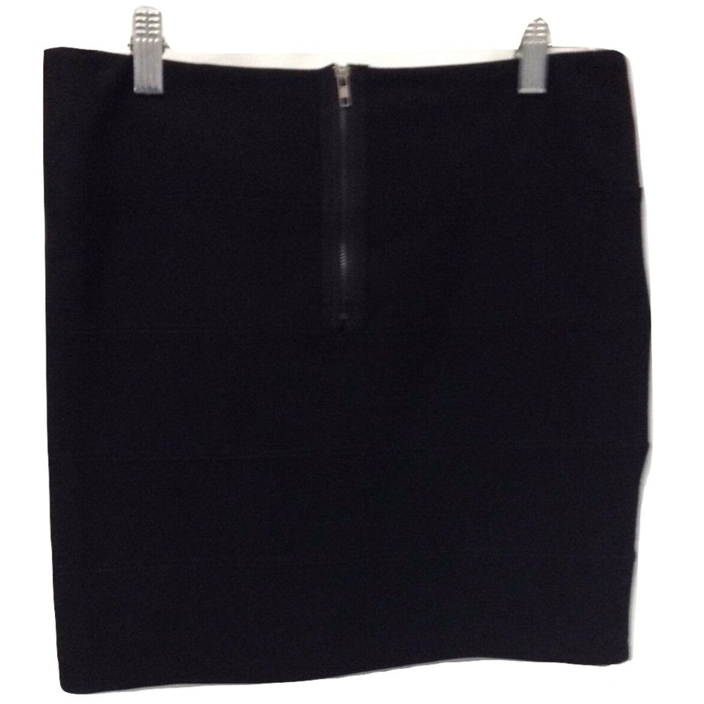 New Millau LF Stores Stretch Skirt Size Small